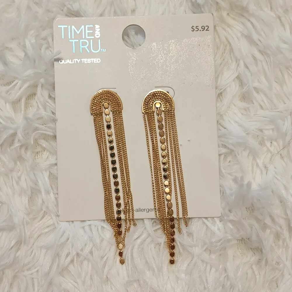 Earings and Rings - Picture 2 of 5